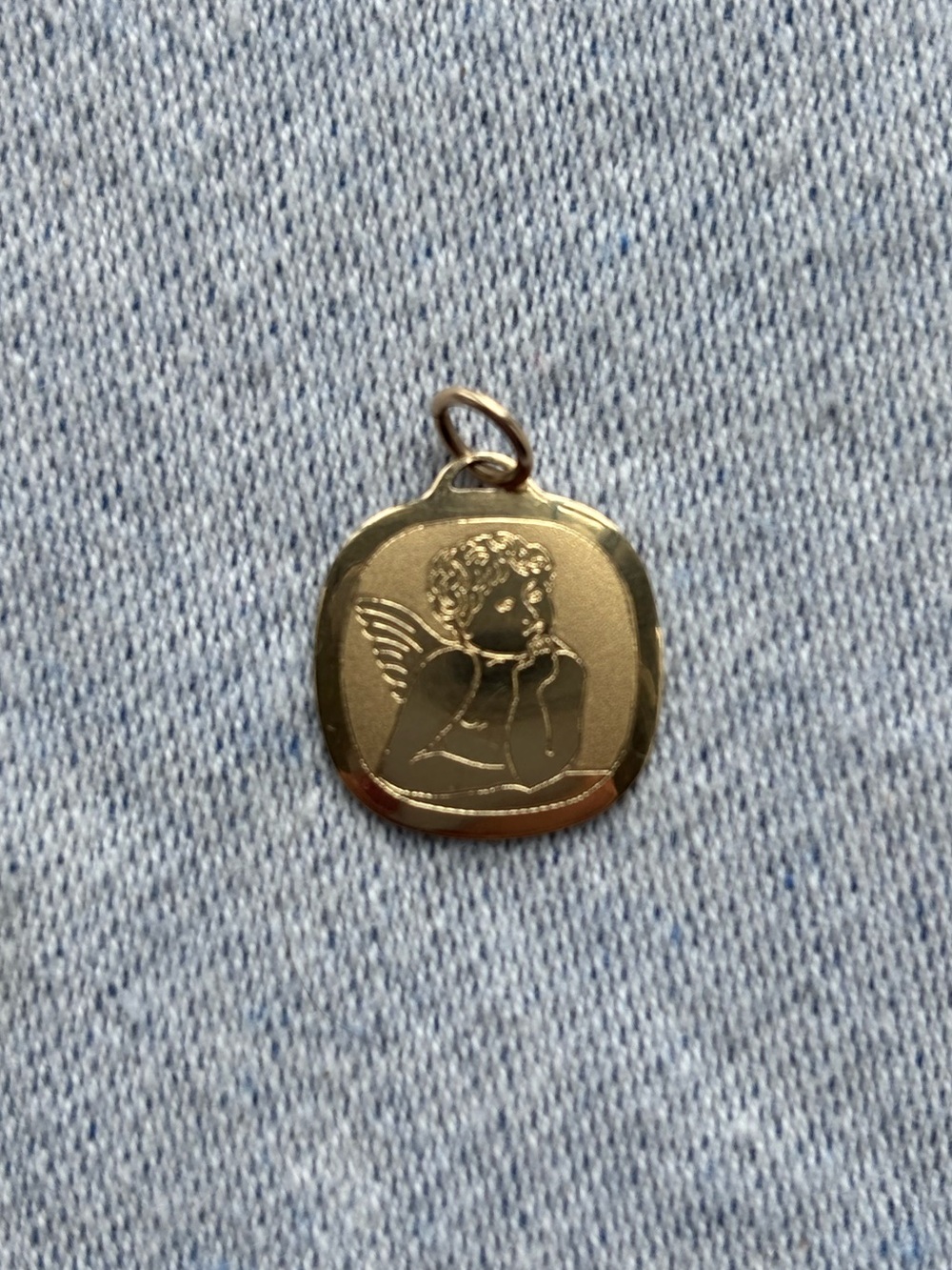 Gorgeous etched angel pendant, charm, in 18k gold - Made in Italy